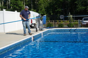 jake-servicing-a-pool